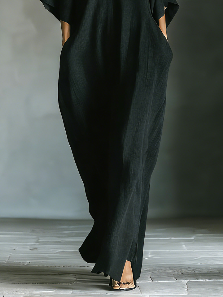 Costanza | Maxi abito nero con maniche a kimono e scollo a V